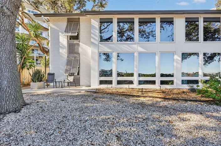 Image No.31-2 Bed Property for sale