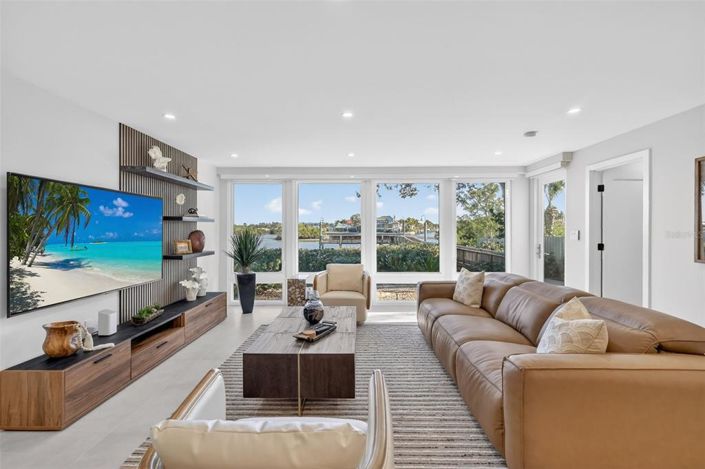 Image No.9-2 Bed Property for sale