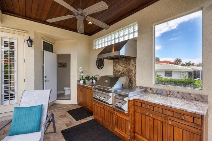 Image No.14-4 Bed Property for sale