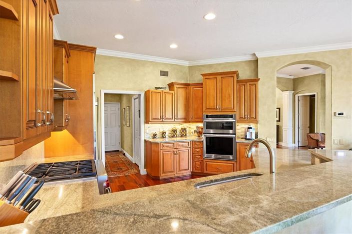 Image No.19-4 Bed Property for sale