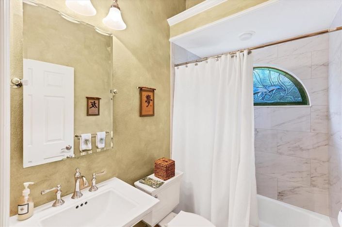 Image No.22-4 Bed Property for sale