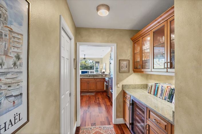 Image No.23-4 Bed Property for sale