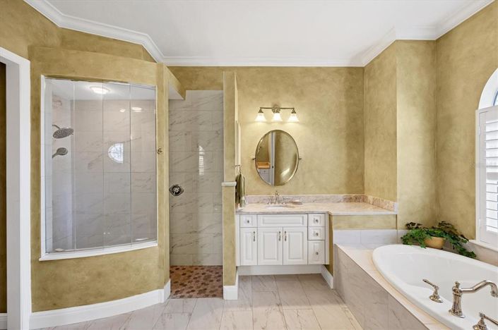 Image No.27-4 Bed Property for sale