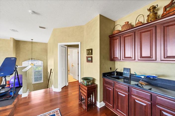 Image No.30-4 Bed Property for sale