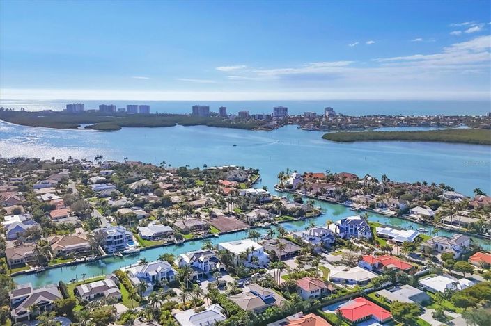 Image No.44-4 Bed Property for sale