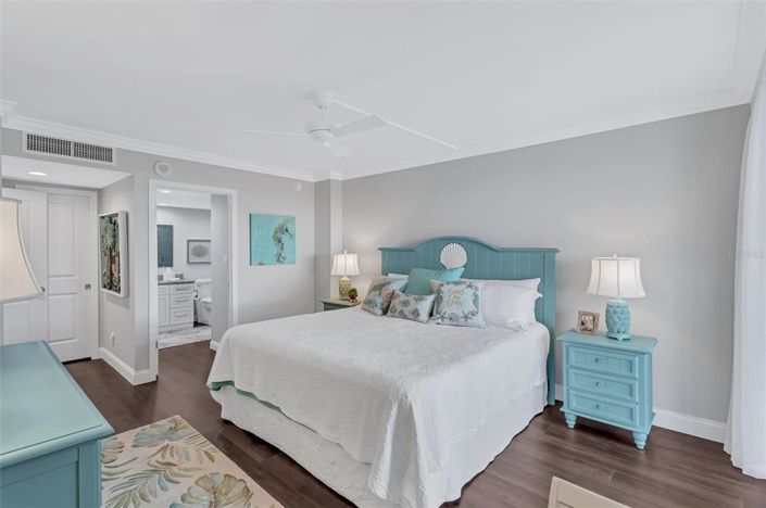 Image No.36-2 Bed Property for sale