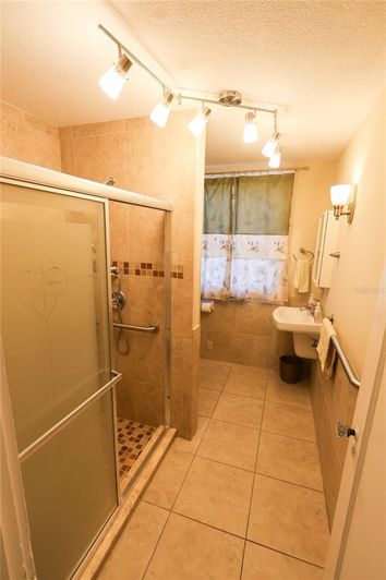 Image No.15-3 Bed Property for sale