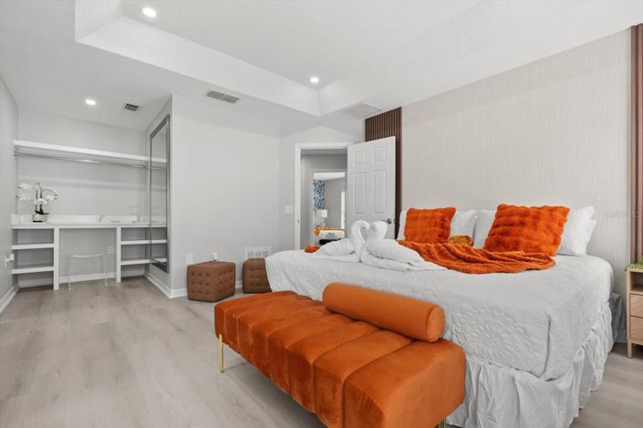 Image No.15-5 Bed Property for sale