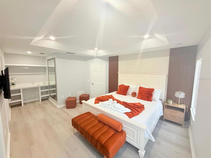 Image No.17-5 Bed Property for sale