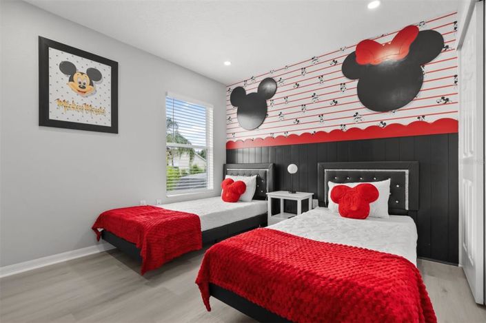 Image No.26-5 Bed Property for sale