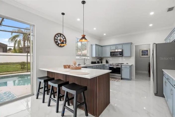 Image No.3-5 Bed Property for sale