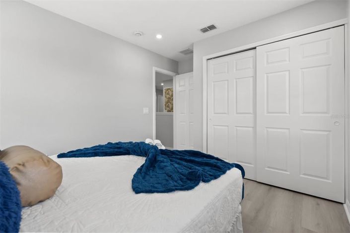 Image No.35-5 Bed Property for sale