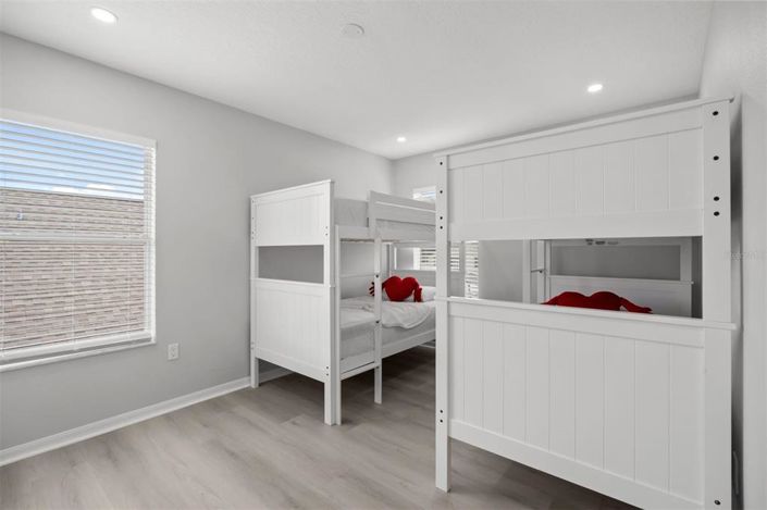 Image No.37-5 Bed Property for sale