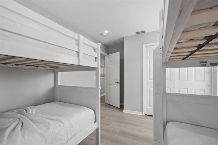 Image No.38-5 Bed Property for sale