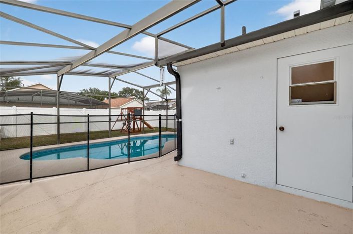 Image No.19-3 Bed Property for sale