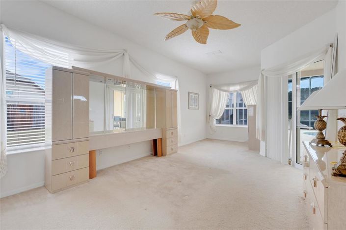 Image No.30-6 Bed Property for sale