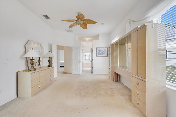 Image No.32-6 Bed Property for sale