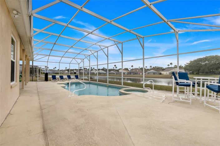 Image No.40-6 Bed Property for sale