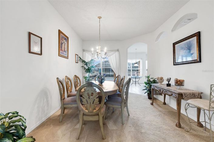 Image No.8-6 Bed Property for sale