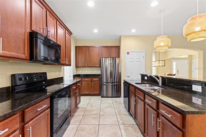 Image No.12-5 Bed Property for sale