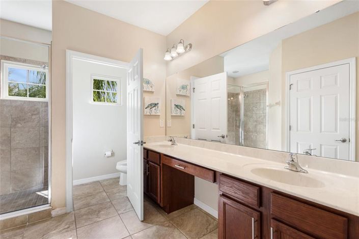 Image No.42-5 Bed Property for sale