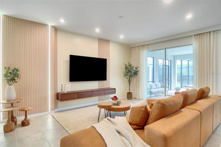 Image No.14-7 Bed Property for sale