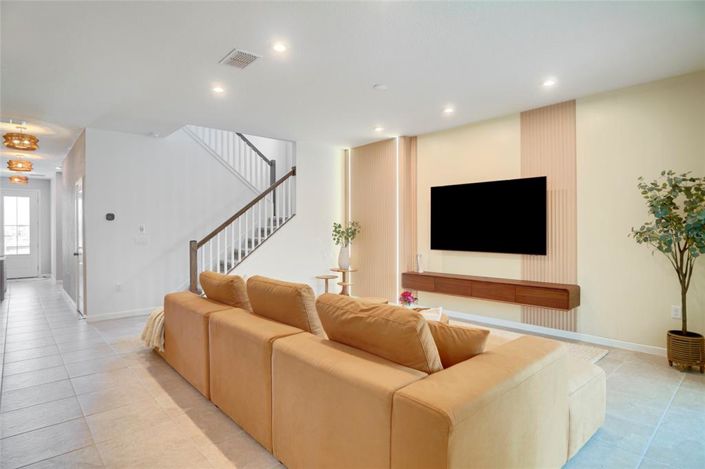 Image No.24-7 Bed Property for sale