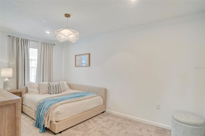 Image No.27-7 Bed Property for sale