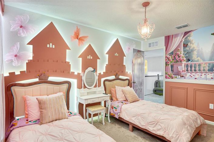 Image No.31-7 Bed Property for sale