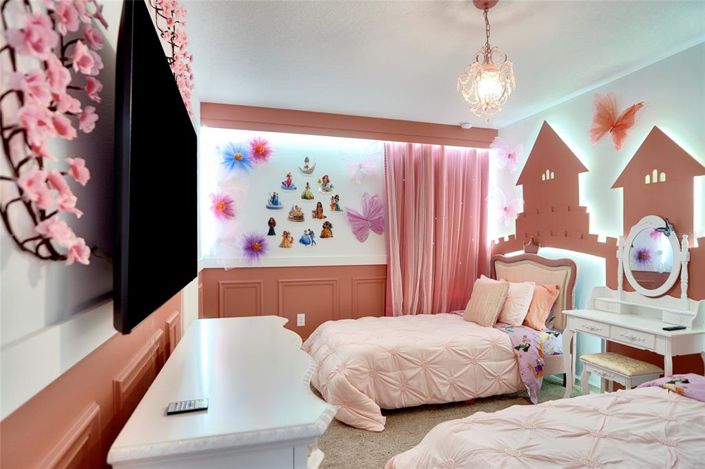 Image No.35-7 Bed Property for sale