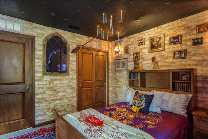 Image No.38-7 Bed Property for sale