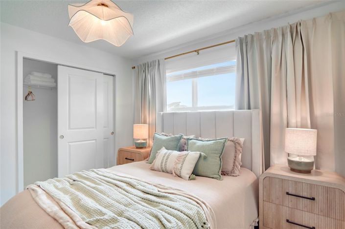 Image No.52-7 Bed Property for sale