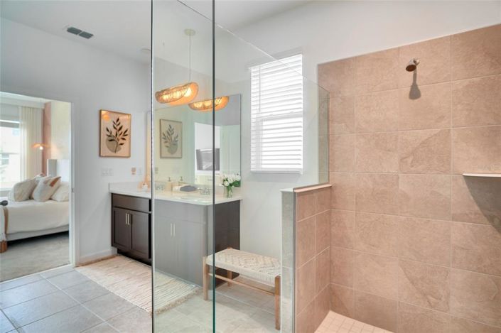 Image No.8-7 Bed Property for sale