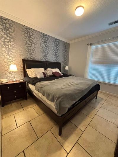 Image No.17-3 Bed Property for sale