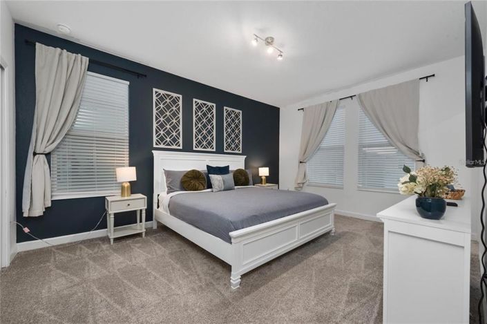 Image No.21-6 Bed Property for sale