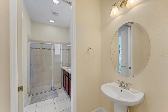 Image No.12-4 Bed Townhouse for sale