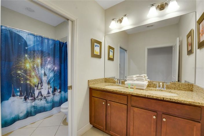 Image No.19-4 Bed Townhouse for sale