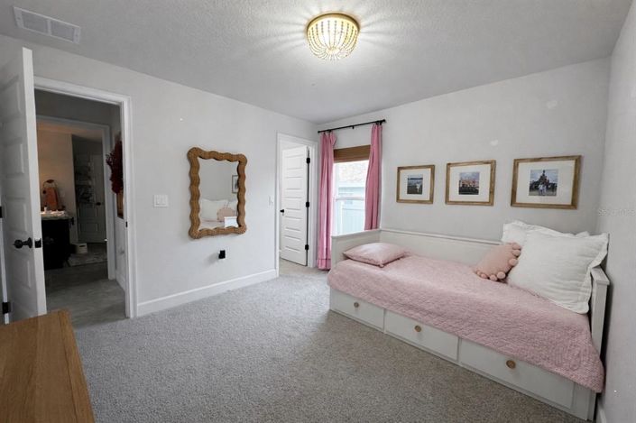 Image No.14-4 Bed Property for sale