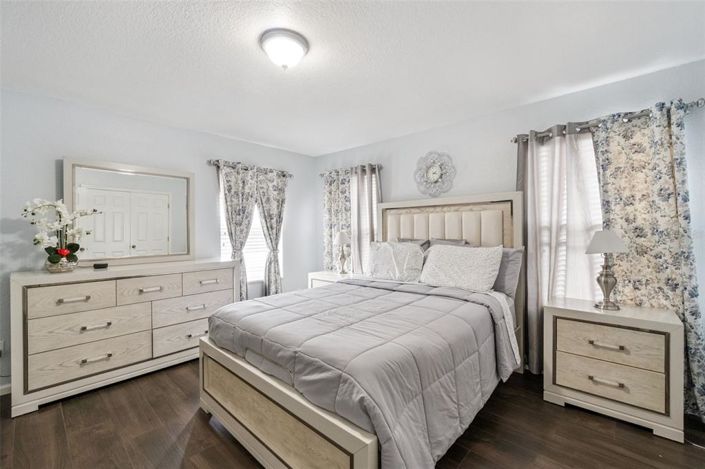 Image No.7-5 Bed Property for sale