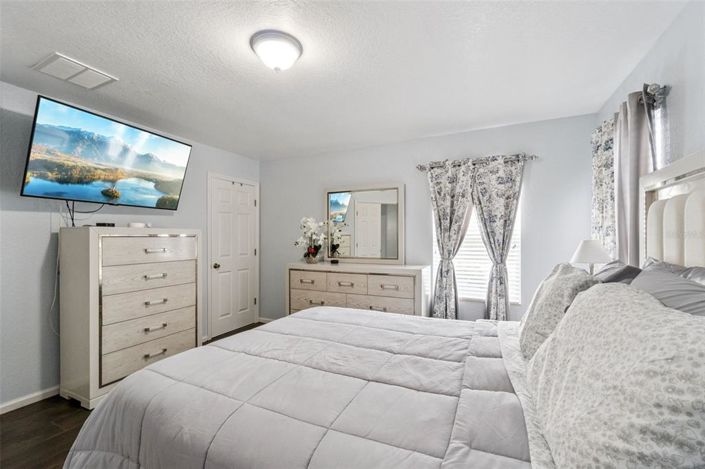 Image No.8-5 Bed Property for sale