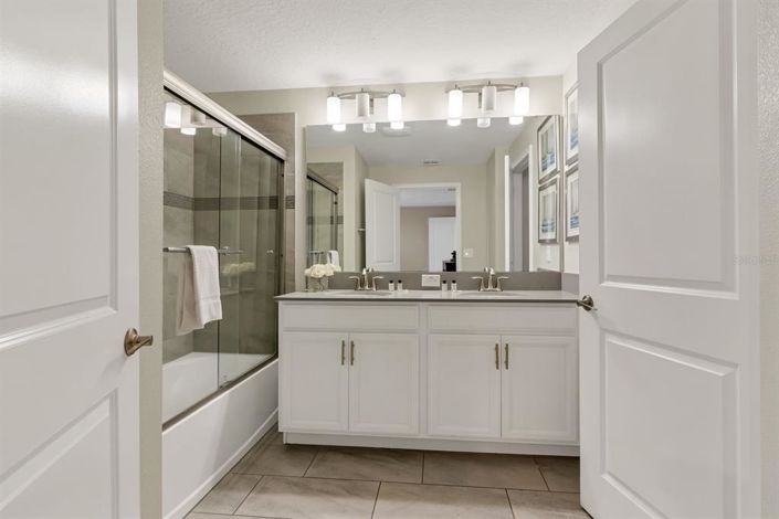 Image No.18-4 Bed Townhouse for sale