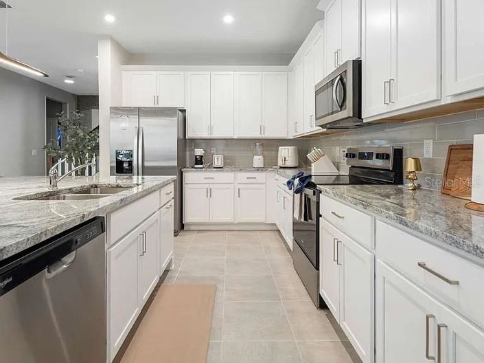 Image No.5-9 Bed Property for sale