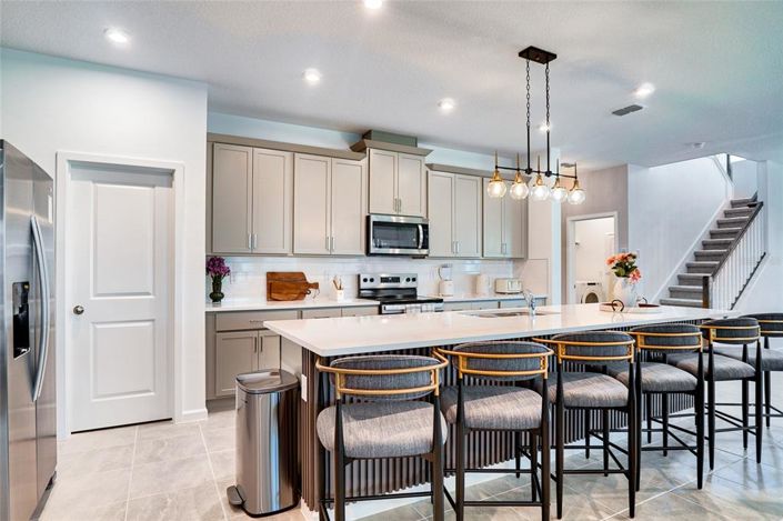 Image No.12-10 Bed Property for sale