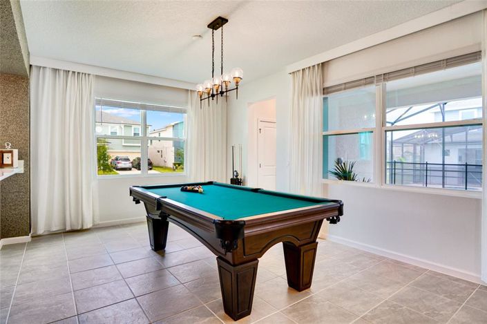 Image No.16-10 Bed Property for sale