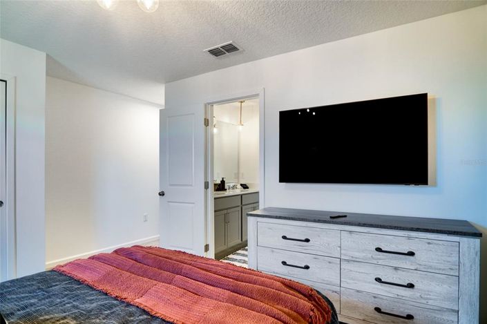 Image No.52-10 Bed Property for sale