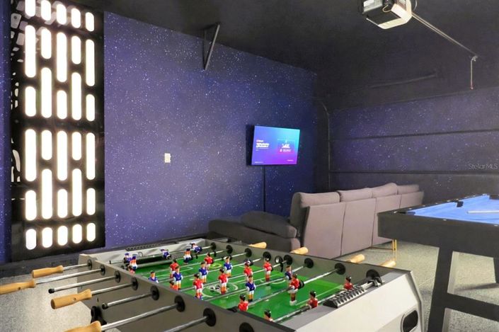 Image No.14-10 Bed Property for sale