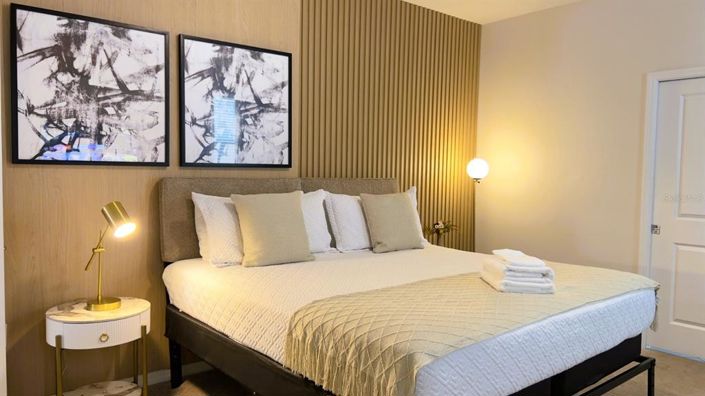 Image No.16-10 Bed Property for sale