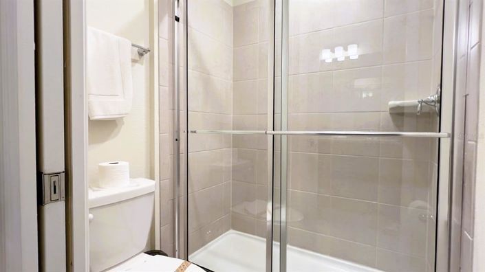 Image No.53-10 Bed Property for sale