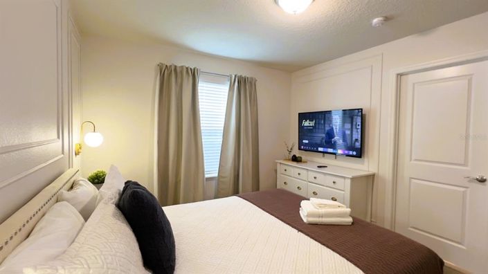 Image No.56-10 Bed Property for sale