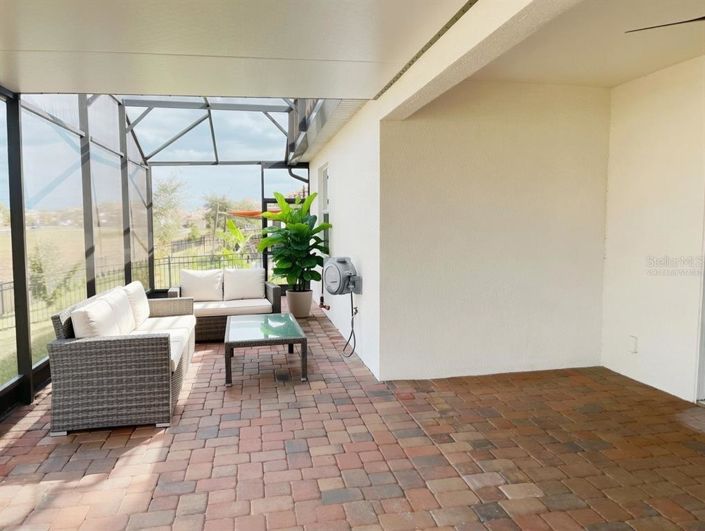 Image No.8-4 Bed Property for sale